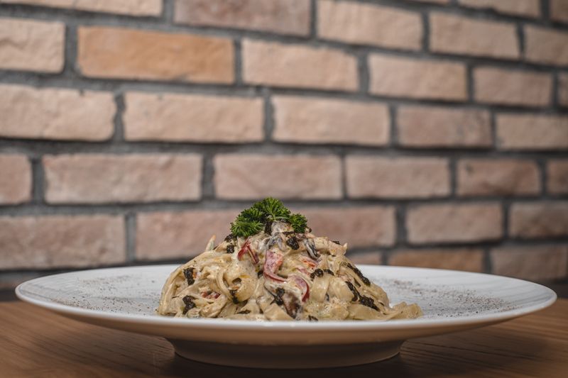 Creamy Fettuccine Alfredo with parmesan sauce